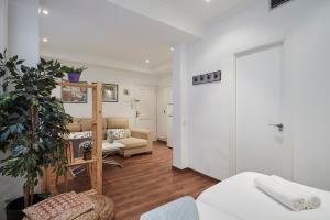 LEEWAYS APARTMENT IV in ALCALÁ 99