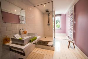 Comfort Double Room room in Le Richmond