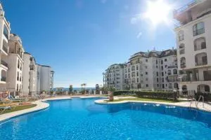 Personal y coqueto en primerísima línea de playa, en la Costa del Sol. Puerto De La Duquesa - 萨比尼拉城堡