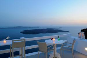 Aqua Mare Luxury Suites Santorini Greece