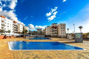 Spacious Penthouse Palmeras Ocean View 300 m to the Beach