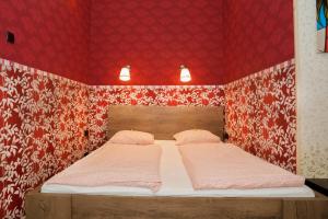 Inviting flat in the heart of town