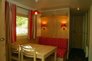 Campings Camping La Ferme de Castellane : photos des chambres