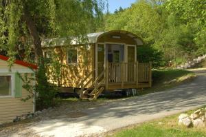 Campings Camping La Ferme de Castellane : photos des chambres