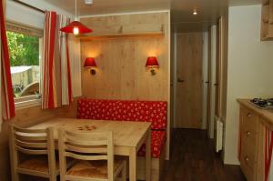 Campings Camping La Ferme de Castellane : photos des chambres