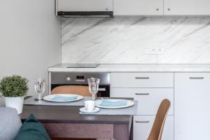 City Center apartment by URBAN RENT