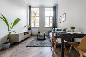 City Center apartment by URBAN RENT