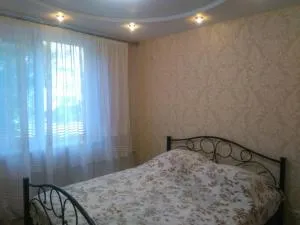 Уютно и по домашнему комфортно Студенческая 2к кв Зубенко 19 - Velikaya Danilovka