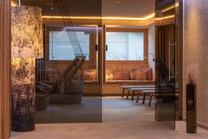 Appartement Zillertal Klee mit Restaurant KleemenTine