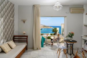 Deluxe One Bedroom Apartment with Sea View