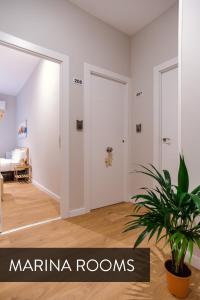 Marina Rooms