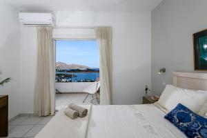 Deluxe One Bedroom Apartment with Sea View