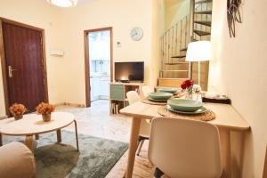 Escoberos Courtyard Duplex by Valcambre