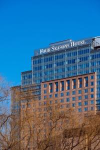 Four Seasons hotel, 
Beijing, China.
The photo picture quality can be
variable. We apologize if the
quality is of an unacceptable
level.