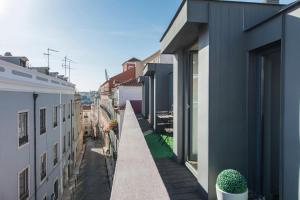 Bairro Alto Stunning Flat With Balcony by LovelyStay