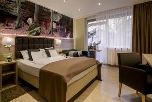 Comfort Triple Room room in Hotel-Restaurant Barbarossahof