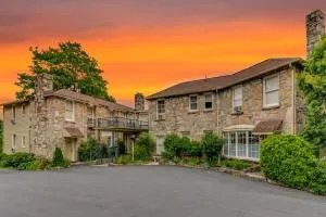 Echo Mountain Inn - 亨德森维尔