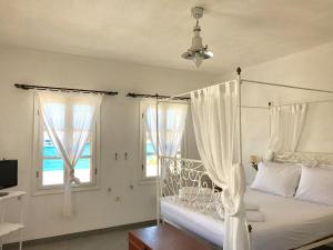 Aeolos Beach Hotel Folegandros Greece