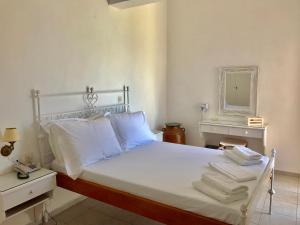 Aeolos Beach Hotel Folegandros Greece