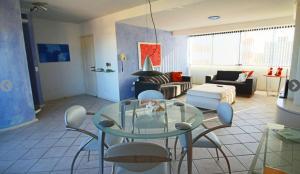 Cobertura Duplex perto do mar, piscina, linda vista, 03 garagens, churrasqueira