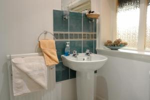 Double Room with Shared Bathroom room in Midway Guest House
