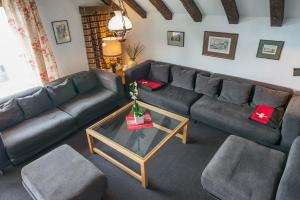 LAAX Homes - Val Signina 8-18