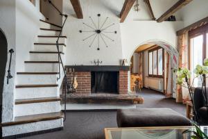 LAAX Homes - Val Signina 8-18