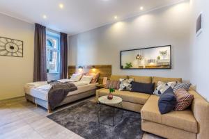 Number 1 Deluxe Apartments 