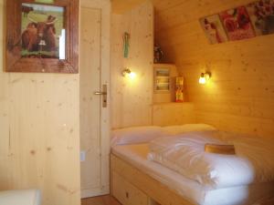 Sejours a la campagne Domaine de la Chaux de Revel : Cabane en Bois