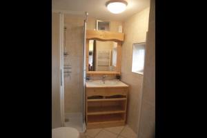 appartement gentiane 4personnes dans gite "la maison daugustin" classé 3 étoiles,la tour,73530 st jean darves