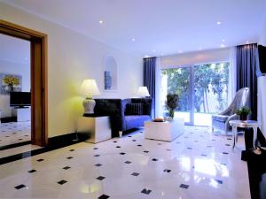 Luxury 2 Bedroom Suite with Private Pool