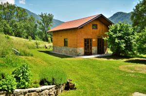 Chalet Sleeping with the bees Kozjak Kobarid Slovenia