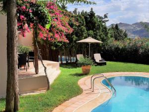 Luxury 2 Bedroom Villa with 2 Lounges & Private Pool