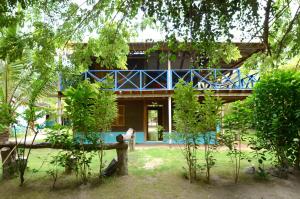 Isla Grande Eco-Hostal