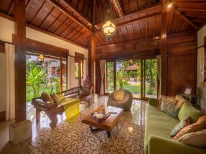 Tiis Garden Puri Villas