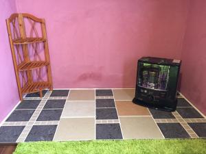 Cozy Penguin House Bibai