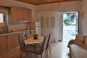 GIANNOYLAS HOYSE{PIGADI] - 3hvězdičkové hotely ve městě Ágios Matthaíos