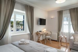 Porto Vecchio Luxury Suites Spetses Greece