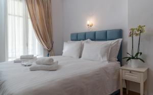 Porto Vecchio Luxury Suites Spetses Greece