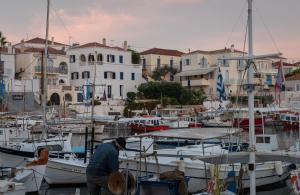 Porto Vecchio Luxury Suites Spetses Greece
