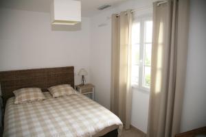 Villas Golf de Pont Royal Villa les Micocouliers climatisee 4 chambres Piscine chauffee Parking : photos des chambres