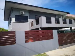 I Love U BnB 爱乐游民宿 步行5 分钟到码头 - 仙本那