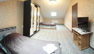 Economy Twin Room with Bathroom on the Floor room in Hotel Lyuksemburg