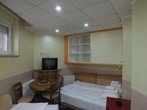 Apartment 102, Vila "Plan"