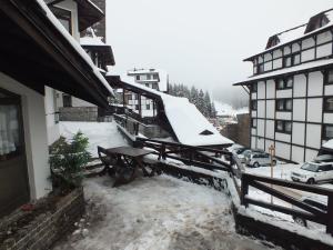 Apartment 102, Vila "Plan"