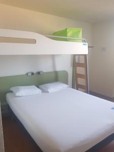 Hotels ibis budget Lorient Hennebont : Chambre Triple