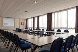 Hotels The Originals City, Hotel Le Forum, Strasbourg Nord : photos des chambres