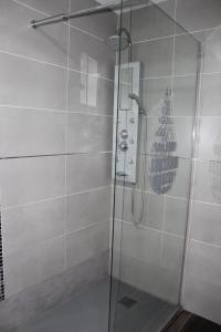 Family or Triple Room with Private Bathroom room in BCN Condal Apartments