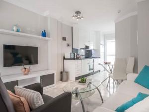 Casa Soleada - Beautiful Villa, Best Corner by Pools, Resort Facilities,Full Kitchen, 3 Terraces, Internet