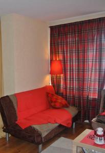 Feels like Home "Red Tulip"